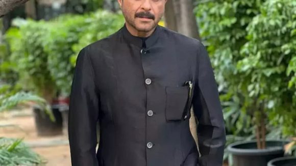 Star Actor: పాకెట్ మనీ కావాలంటే భార్యను అడగాల్సిందే.. స్టార్ హీరో షాకింగ్ కామెంట్స్!