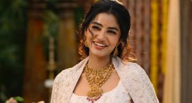 Alia Bhatt: బ్యాక్ లెస్ అందాలతో బాఫ్టా వేడుకల్లో ఆలియా సందడి!