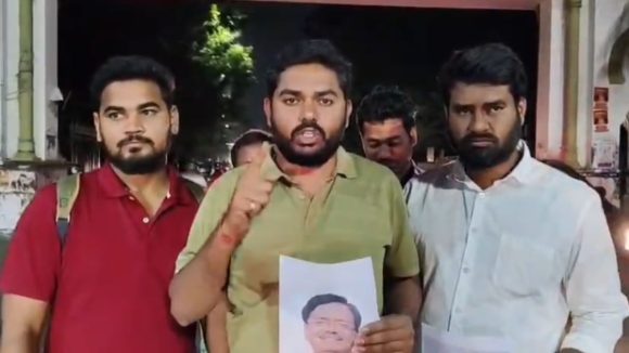Balka Suman: బాల్క సుమన్ అరెస్టుకు నిరసనగా ఉస్మానియాలో సెగలు.. రేవంత్, వివేక్ దిష్టిబొమ్మల దహనం