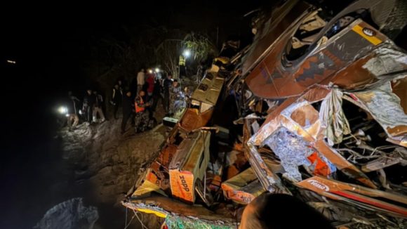Bus Accident: నదిలోకి దూసుకెళ్లిన బస్సు.. 18 మంది మృతి, నేపాల్‌లో ఘోర విషాదం