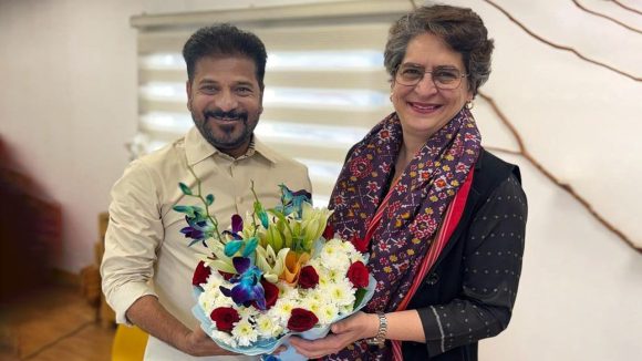 Congress Victory: రాష్ట్ర రాజకీయాలపై ఢిల్లీలో చర్చ.. రేవంత్ రెడ్డికి ప్రియాంక గాంధీ ప్రత్యేక అభినందనలు