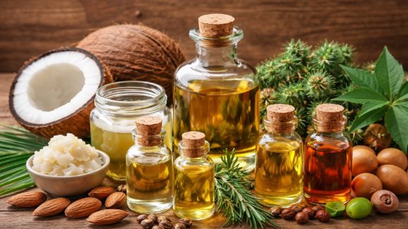 Hair Care tips: ఆముదంలో వీటిని కలిపి తలకు పట్టించారంటే జుట్టు ఒత్తుగా పెరిగేస్తుంది