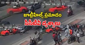 Divi Vadthya: స్ట్రీట్ షాపింగ్ తో బిజీగా మారిన దివి.. ఆ మెరుపు చూసారా?
