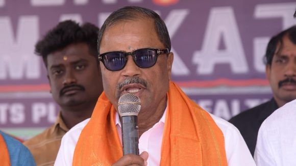 MLC Malka Komaraiah: ఉపాధ్యాయుల భద్రత, సంక్షేమం సర్కార్ కు పట్టదా? : ఎమ్మెల్సీ మల్క కొమురయ్య