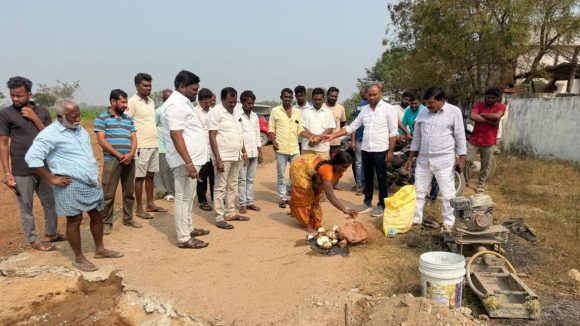 Ganneruvaram: రూ.22 లక్షలతో రోడ్డు పనులు ప్రారంభం.. ఎమ్మెల్యే కవ్వంపల్లికి కృతజ్ఞతలు: కొమ్మెర రవీందర్ రెడ్డి