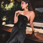 Malavika Mohanan: ట్రెండీ అవుట్ ఫిట్ లో మాళవిక అందాలు..
