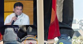 Minister Sridhar: ఉప్పల్‌లో ఉద్రిక్తత.. బీఆర్ఎస్-కాంగ్రెస్ శ్రేణుల మధ్య వార్, మంత్రి శ్రీధర్ బాబుకు గాయం