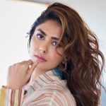 Mrunal thakur: దాని కోసం డైరెక్టర్ల వెంట పడక తప్పలేదు..ఊరికే స్టార్లు అయిపోరు: మృణాళ్