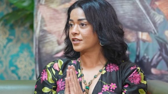 Mumaith Khan: ఏడేళ్లు మంచానికే పరిమితం.. కన్నీళ్లు పెట్టుకున్న ముమైత్ ఖాన్!