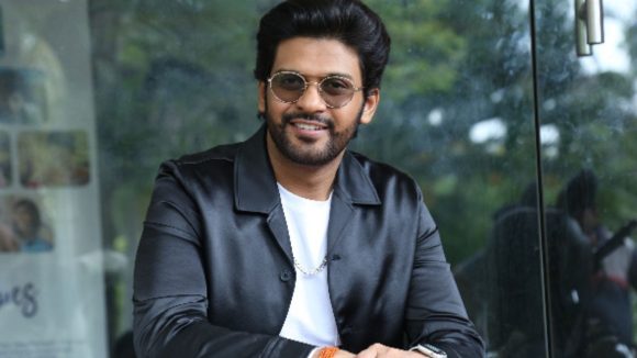 Naveen Polishetty: బాడీ అలా లేదని.. చిప్స్ అడ్వర్టైజ్మెంట్ కి కూడా తీసుకోలేదు.. తెలుగు స్టార్ హీరో కీలక వ్యాఖ్యలు..