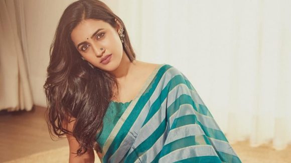 Niharika: తెలియని బరువును మోస్తున్నా.. సంతోష  సమయంలో నిహారిక ఎమోషనల్ పోస్ట్!
