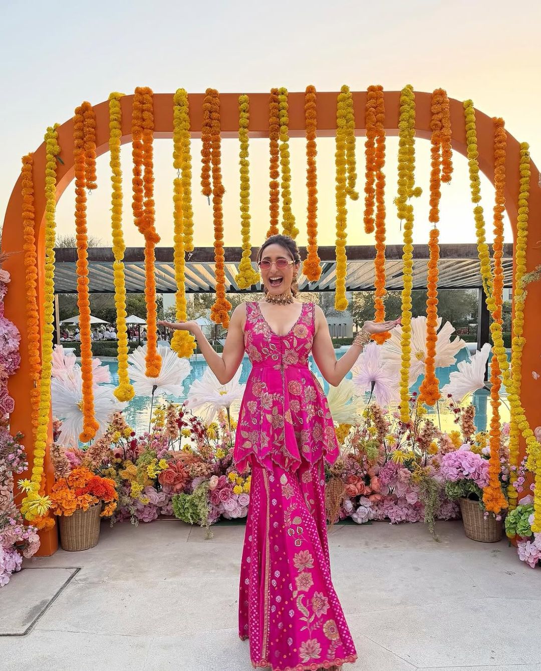 Pragya Jaiswal: హల్దీ వేడుకల్లో సందడి చేసిన ప్రగ్యా జైస్వాల్.. ఏం అందం గురూ!