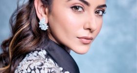 Rakul Preet Singh: ట్రెండీ అవుట్ ఫిట్ లో సెగలు పుట్టిస్తున్న రకుల్!
