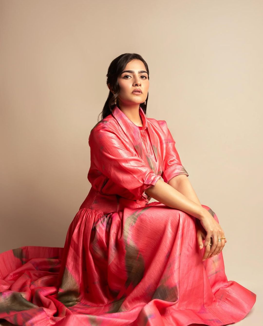 Rukmini Vasanth: సింపుల్ లుక్ తో మెస్మరైజ్ చేస్తున్న రుక్మిణీ వసంత్!