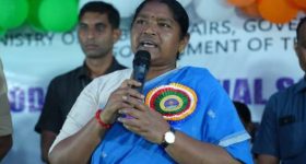 Amritha Aiyer : చీరకట్టులో కోమలమైన మోముతో ఆకట్టుకుంటున్న అమృత!