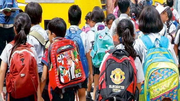 School Holidays: పరీక్షల బిజీలో విద్యార్థులు.. వరుసగా మూడు రోజులు సెలవు, ఇంకెందుకు ఆలస్యం