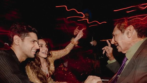 Sidharth Malhotra: బాలీవుడ్‌లో విషాదం.. నటుడు సిద్ధార్థ్ మల్హోత్రా తండ్రి కన్నుమూత..