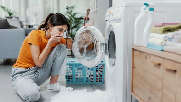 Washing Machine: వాషింగ్ మెషీన్‌ను పాడు చేసే ఈ 4 పొరపాట్లు మీరూ చేస్తున్నారా?