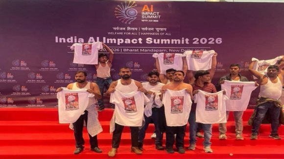 Youth Congress Protest: చొక్కాలు విప్పేసి.. ఏఐ సదస్సులో యూత్ కాంగ్రెస్ హల్ చల్