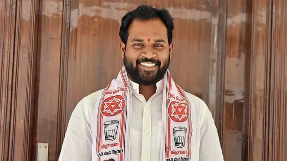 Arava Sridhar MLA: త్రిసభ్య కమిటీ ముందుకు ఎమ్మెల్యే అరవ శ్రీధర్.. చాటింగ్ వీడియోలపై.. అబార్షన్, వేధింపులపై కమిటీ విచారణ!