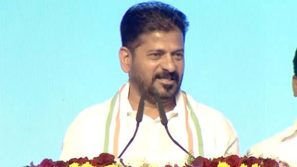 Revanth Reddy: కేసీఆర్, కేటీఆర్, హరీష్‌లను బొక్కలో వేయాలి.. బీజేపీకి రేవంత్ స‌వాల్