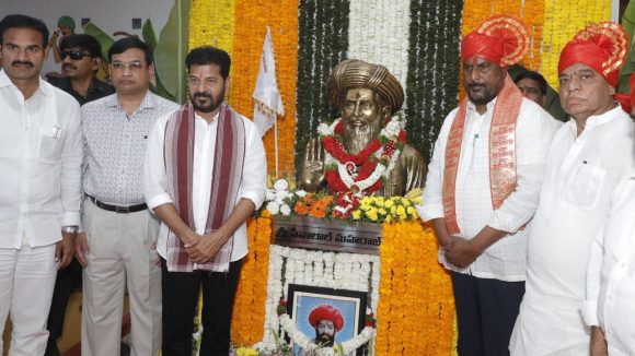 CM Revanth Reddy: లంబాడా తండాలకు గుడ్ న్యూస్.. సీఎం రేవంత్ రెడ్డి కీలక ప్రకటన!