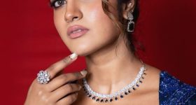 Dimple Hayathi : బ్లూ శారీలో అందాల తో రెచ్చగొడుతున్న డింపుల్.. మతిపోవడం ఖాయం..!