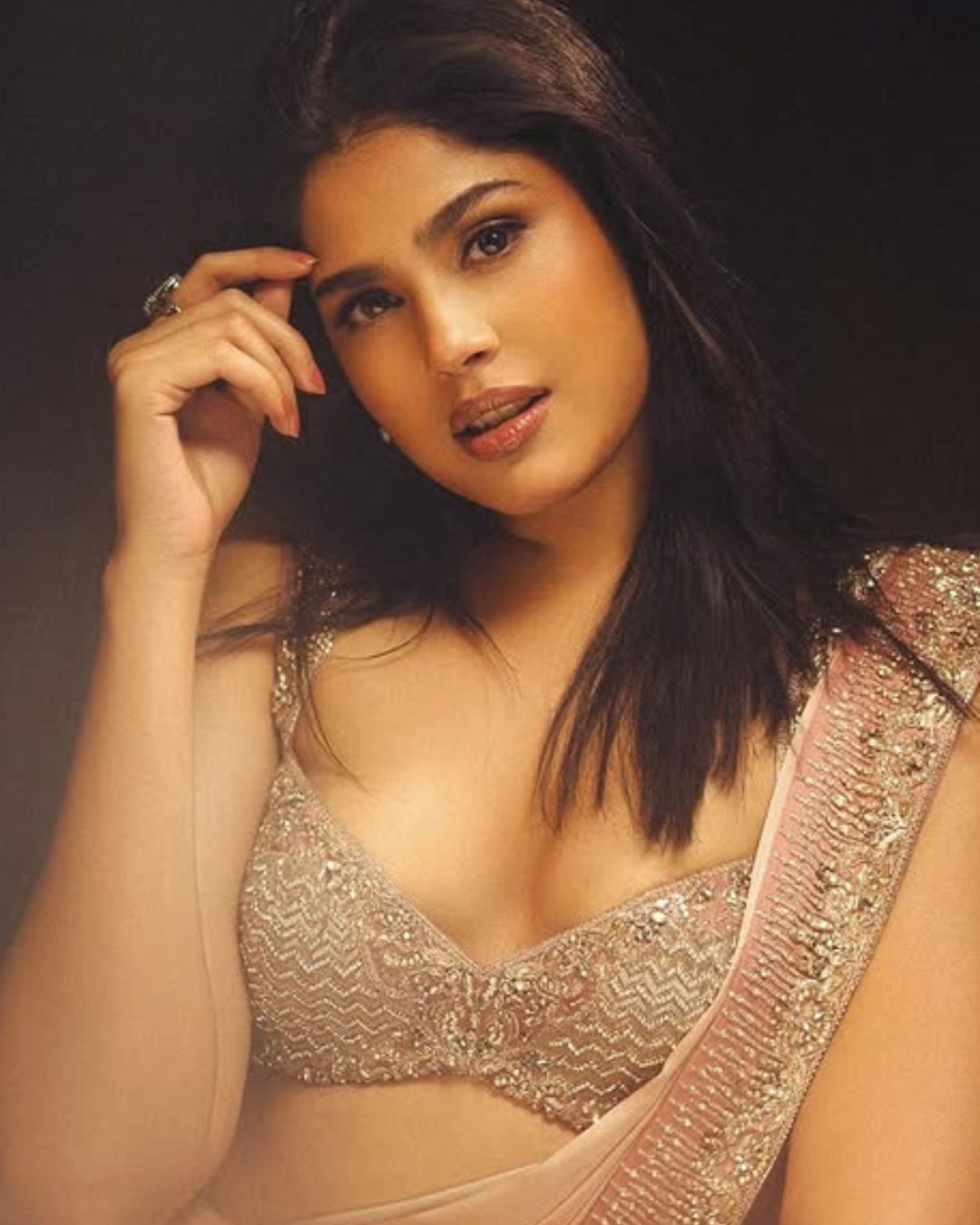 Faria Abdullah : అందాలతో పిచ్చెక్కిస్తున్న చిట్టి.. పిల్లలు కళ్లు మూసుకోండమ్మా..!