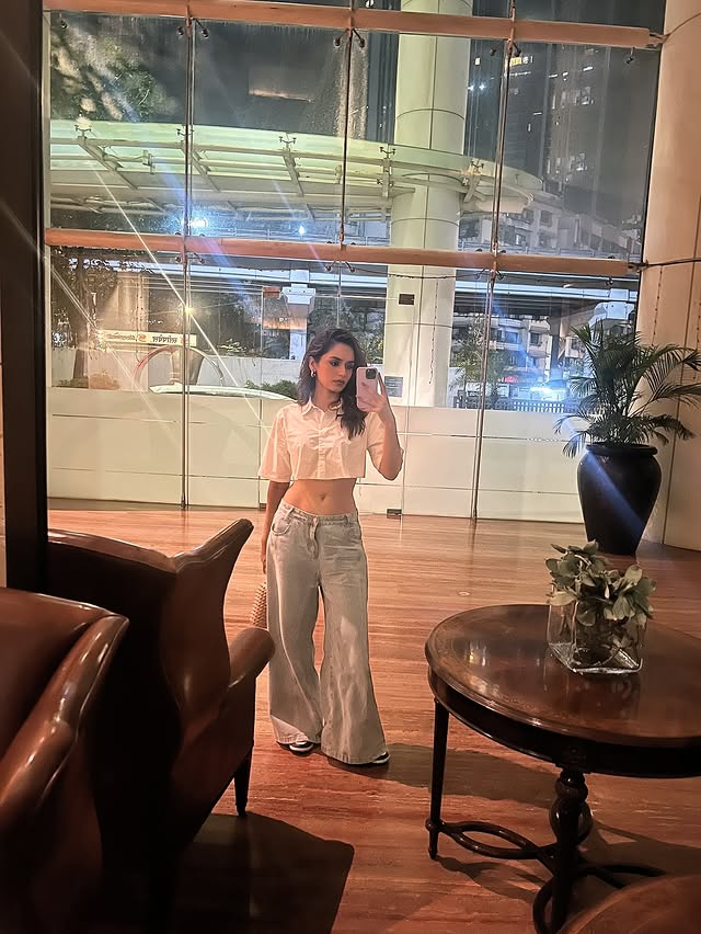 Manushi Chiller Photo Gallery