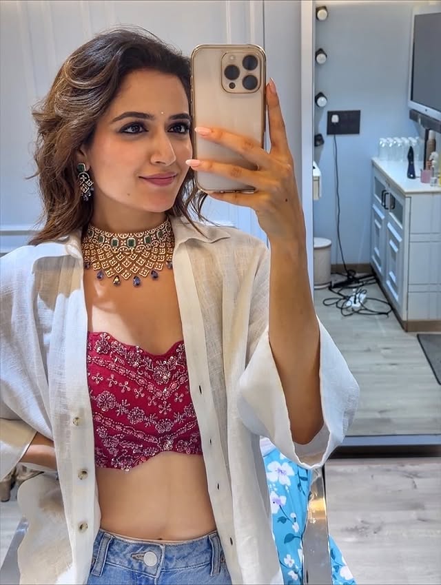 Ashika Ranganath (Source /Instagram) Ashika Ranganath Photo Gallery