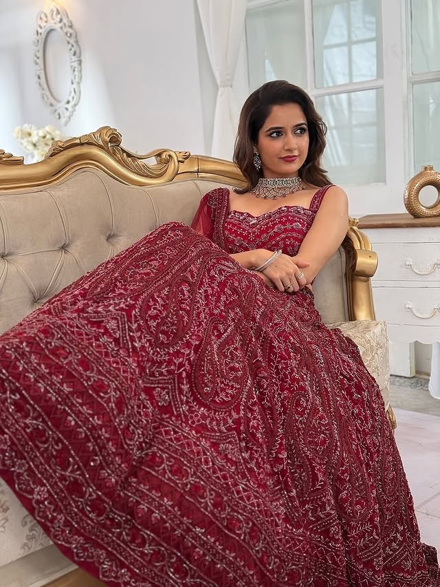 Ashika Ranganath (Source /Instagram) Ashika Ranganath Photo Gallery