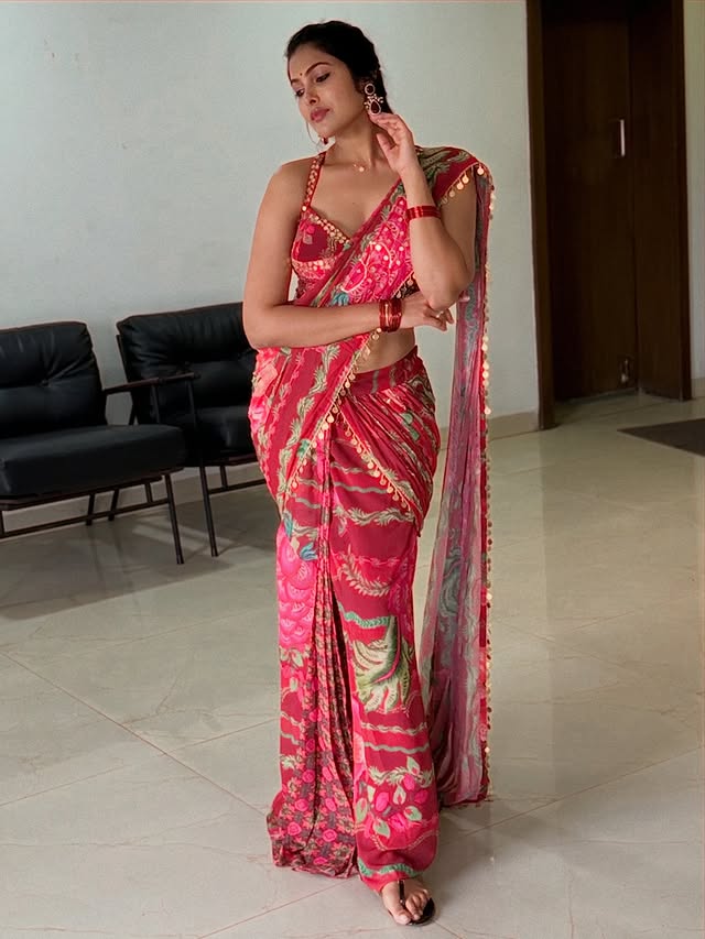 Divi Vadthya ( Source / Instagram) Divi Vadthya photo Gallery