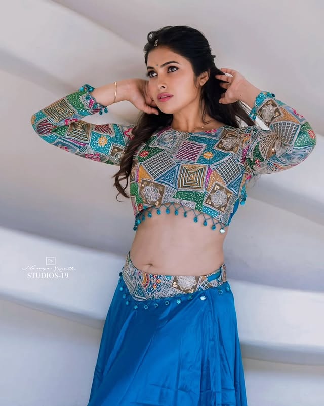 Divi Vadthya ( Source / Instagram) Divi Vadthya photo Gallery