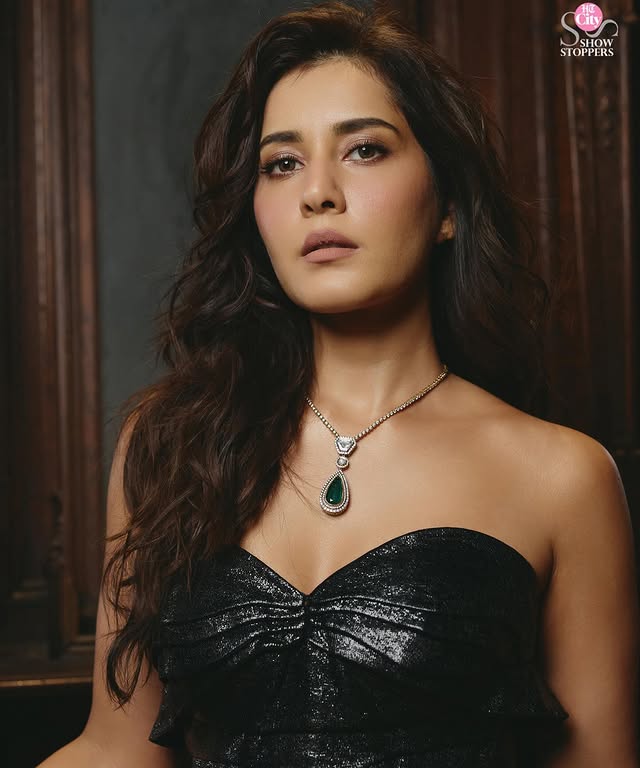 Raashii Khanna Photo Gallery