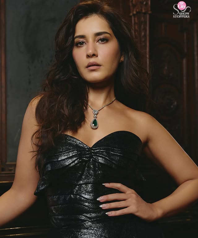 Raashii Khanna Photo Gallery