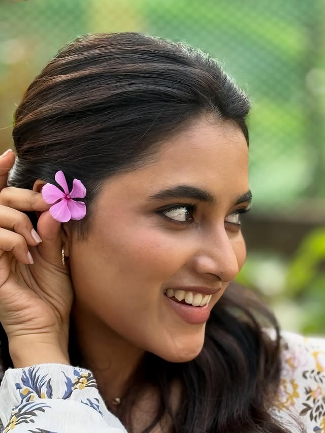 Priyanka Mohan( Source/ Instagram) Priyanka Mohan Photo Gallery