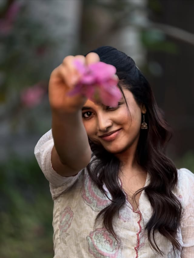 Priyanka Mohan( Source/ Instagram) Priyanka Mohan Photo Gallery