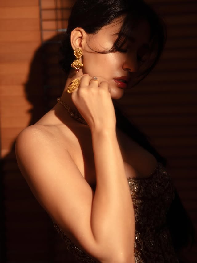 Dishapatani (Source / Instagram) Dishapatani photo Gallery..