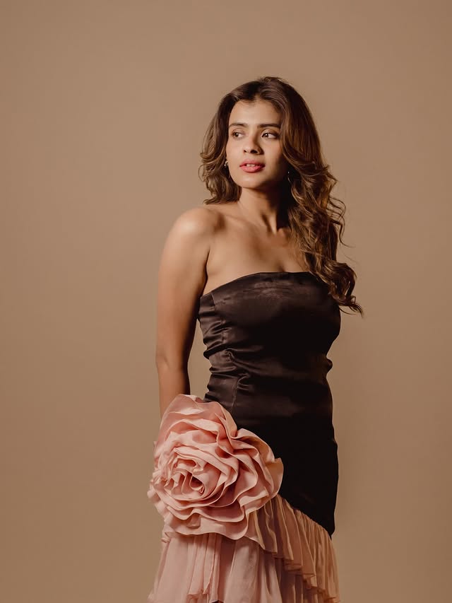 Hebah Patel Photo Gallery