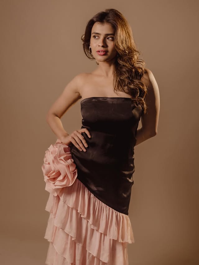 Hebah Patel Photo Gallery