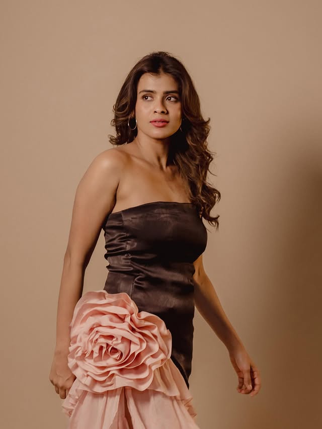 Hebah Patel Photo Gallery