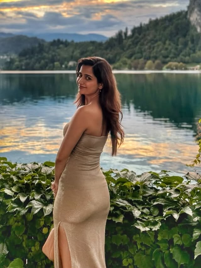 Ashika Ranganath Photo Gallery