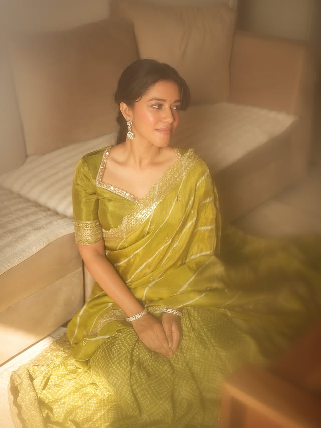 Mirnalini Ravi Photo Gallery