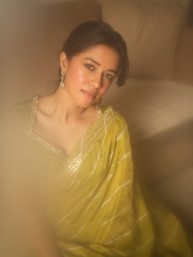 Mirnalini Ravi Photo Gallery