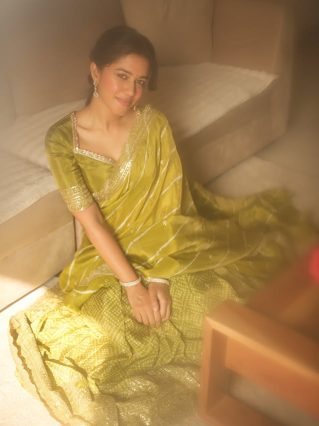 Mirnalini Ravi Photo Gallery