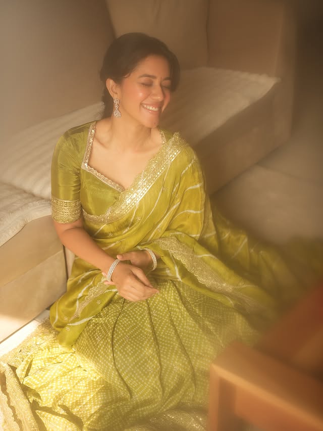 Mirnalini Ravi Photo Gallery
