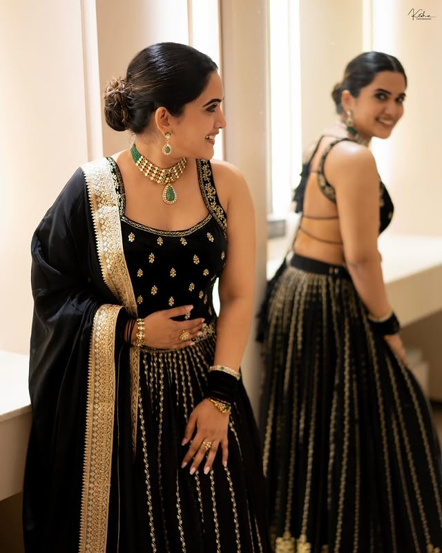 Sravanthi Chokarapu Photo Gallery  