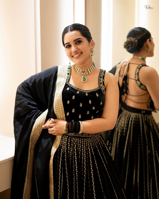 Sravanthi Chokarapu Photo Gallery  