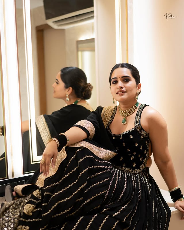 Sravanthi Chokarapu Photo Gallery  