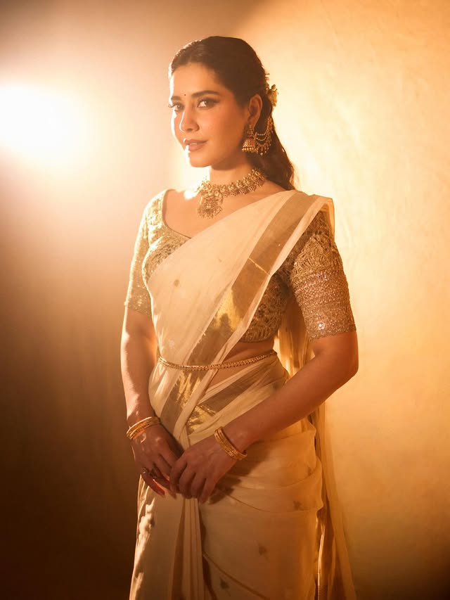 Raashii Khanna Photo Gallery